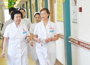 风湿病医院一楼大厅一览.gif 
